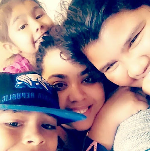 Yesenia Nieves Photo 9