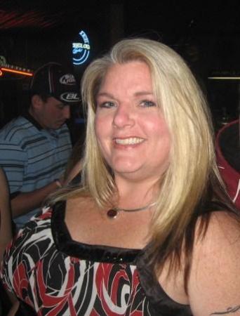 Michelle Sanders Photo 26