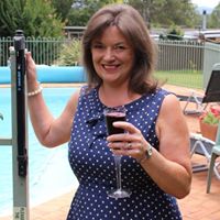 Christine Darling Photo 6