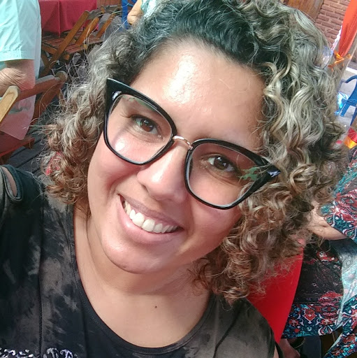 Michelle Nunes Photo 16