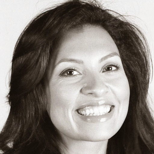 Linda Fuentes Photo 9