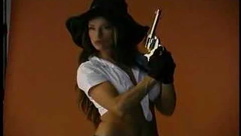Kerry Connelly Photo 16