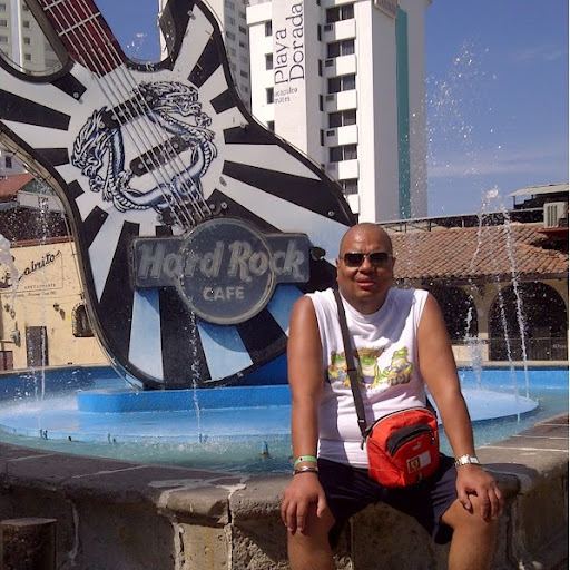 Manuel Aleman Photo 10