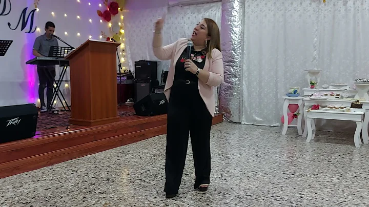 Betina Martinez Photo 19