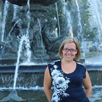 Julie Desrosiers Photo 7