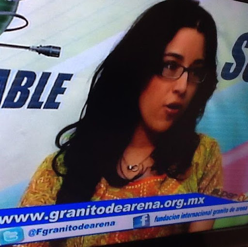 Elena Villanueva Photo 9