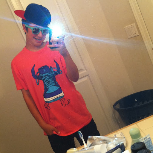 Riley Johnson Photo 12