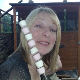 Vicky Alexander Photo 16