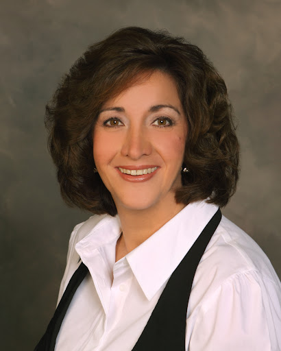 Linda May Photo 12