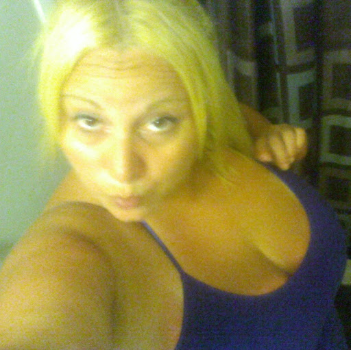 Janet Rosado Photo 9