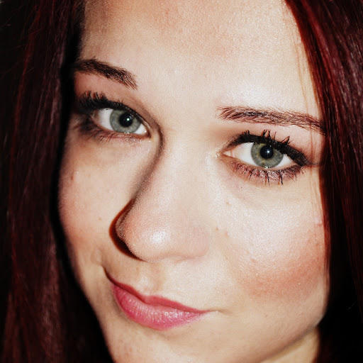 Caroline Stoll Photo 6