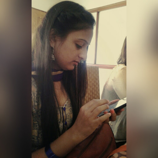 Komal Sharma Photo 9