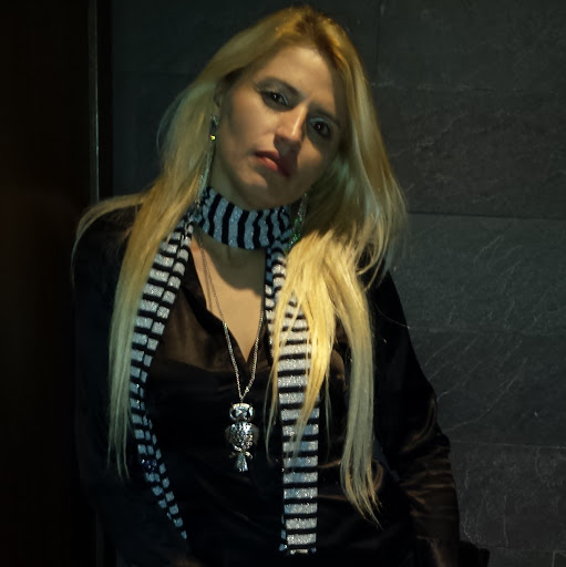 Angela Correa Photo 13