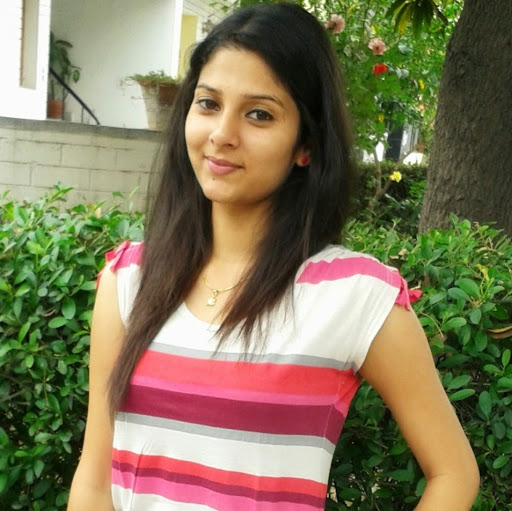 Shivani Sharma Photo 15