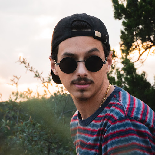 Blake Torres Photo 13