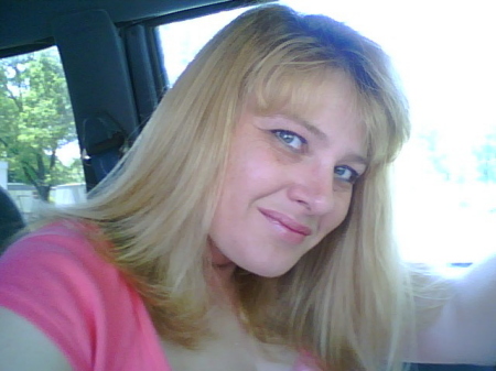 Toni Cox Photo 17