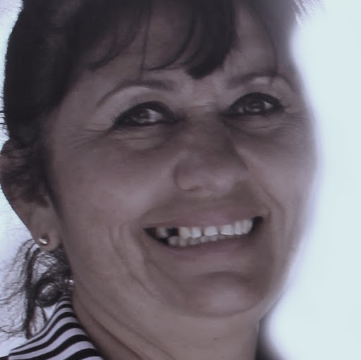 Yolanda Suarez Photo 14