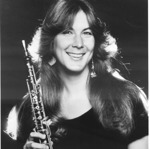 Shelley Phillips Photo 11
