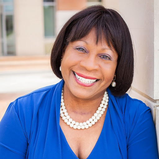 Saundra King Photo 9