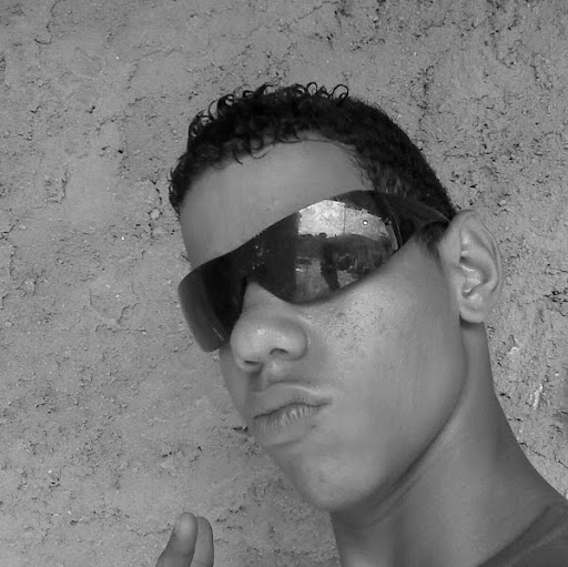 Douglas Moreno Photo 13