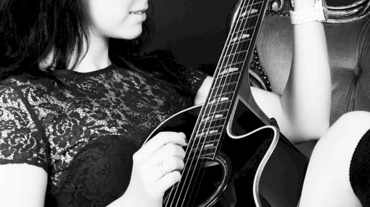 Rachael Bennett Photo 35