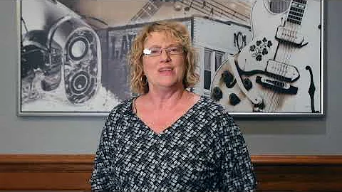 Lynn Finn Photo 24