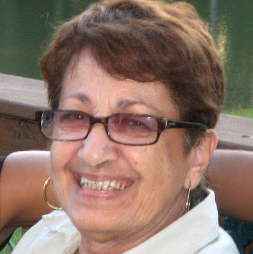 Theresa Ruiz Photo 10