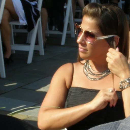Laura Roy Photo 9