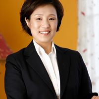Esther Young Photo 3