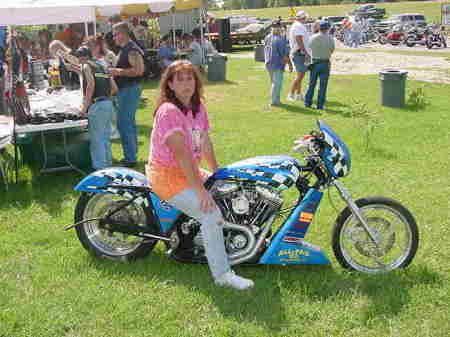 Debbie Hamilton Photo 23