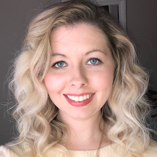 Hannah Howard Photo 10