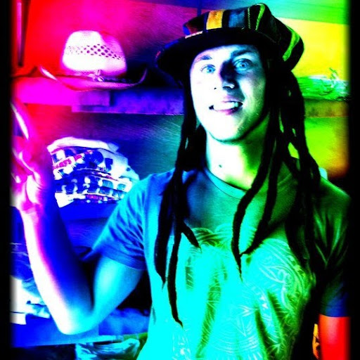 Dylan Cummings Photo 10