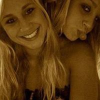 Elizabeth Reinhart Photo 2