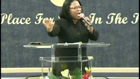 Debbie Hollins Photo 14