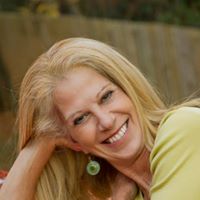 Laurie Kelly Photo 6