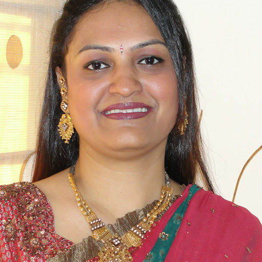 Dharini Shah Photo 14