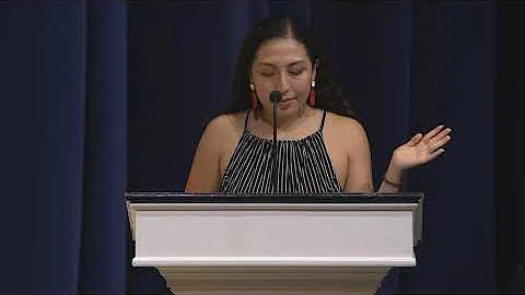 Estefania Hernandez Photo 31