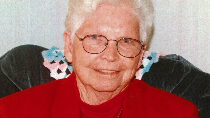 Evelyn Lambert Photo 26