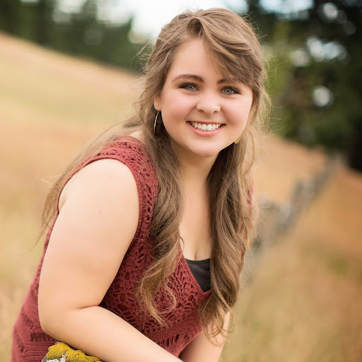 Kirsten Gustafson Photo 6
