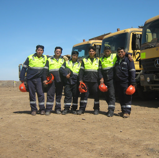 Henry Rosas Photo 6