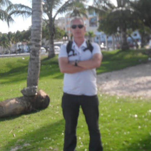 Jorge Oliveira Photo 13