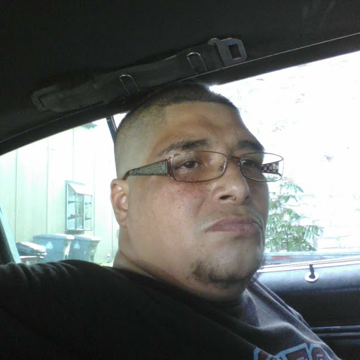 Robert Hernandez Photo 19
