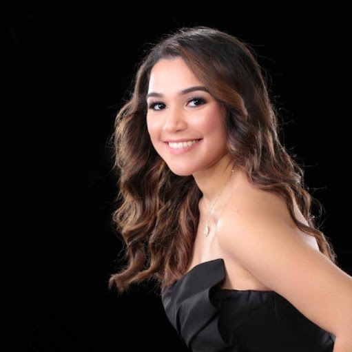 Lisa Campos Photo 10