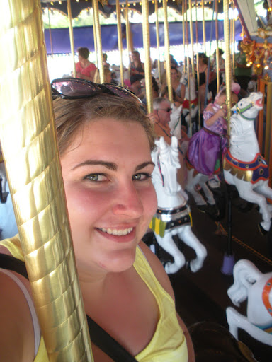 Claire Hanson Photo 11