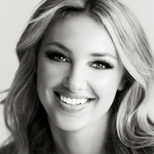 Jaclyn Schultz Photo 9