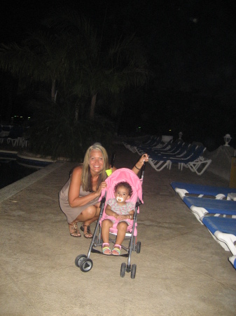 Michelle Squires Photo 17