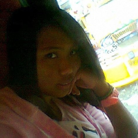 Roxanne Santos Photo 16