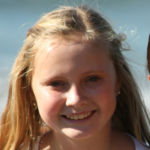 Karina Thomas Photo 11