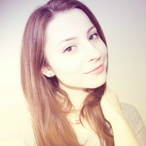Anastasia Smith Photo 14