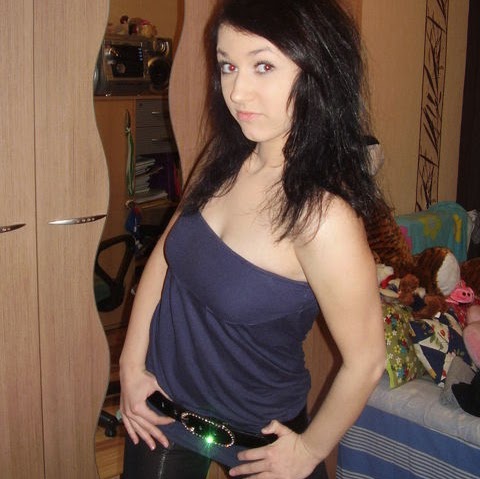 Jennifer Holm Photo 13